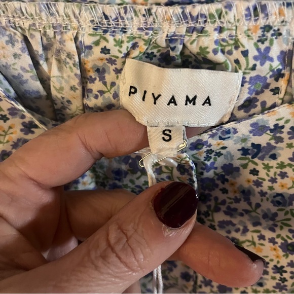 Elegant Blue Floral Women's Pajama Set - Picture 2 of 7